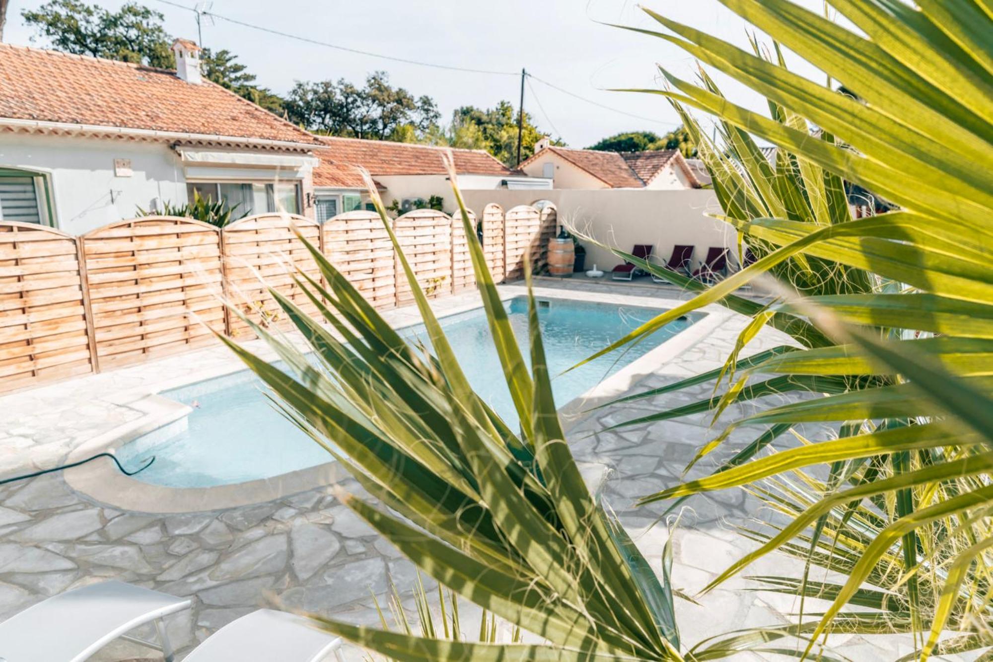 Reve D'Azur, 2 Chambres, Maison Julia En Bord De Mer A La Nartelle, Piscine Partagee, Parking & Terrasse Bbq, Wifi Et Draps Inclus Plage A Pied Сент-Максим Экстерьер фото